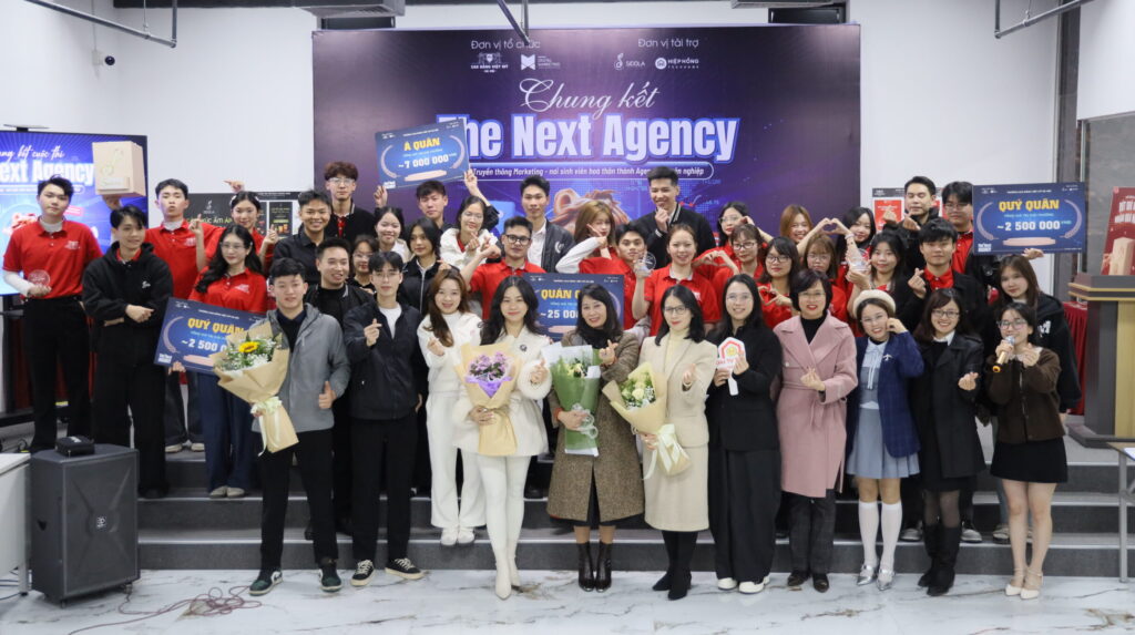 Sinh viên hoá thân thành Agency thực thụ pitching trước doanh nghiệp