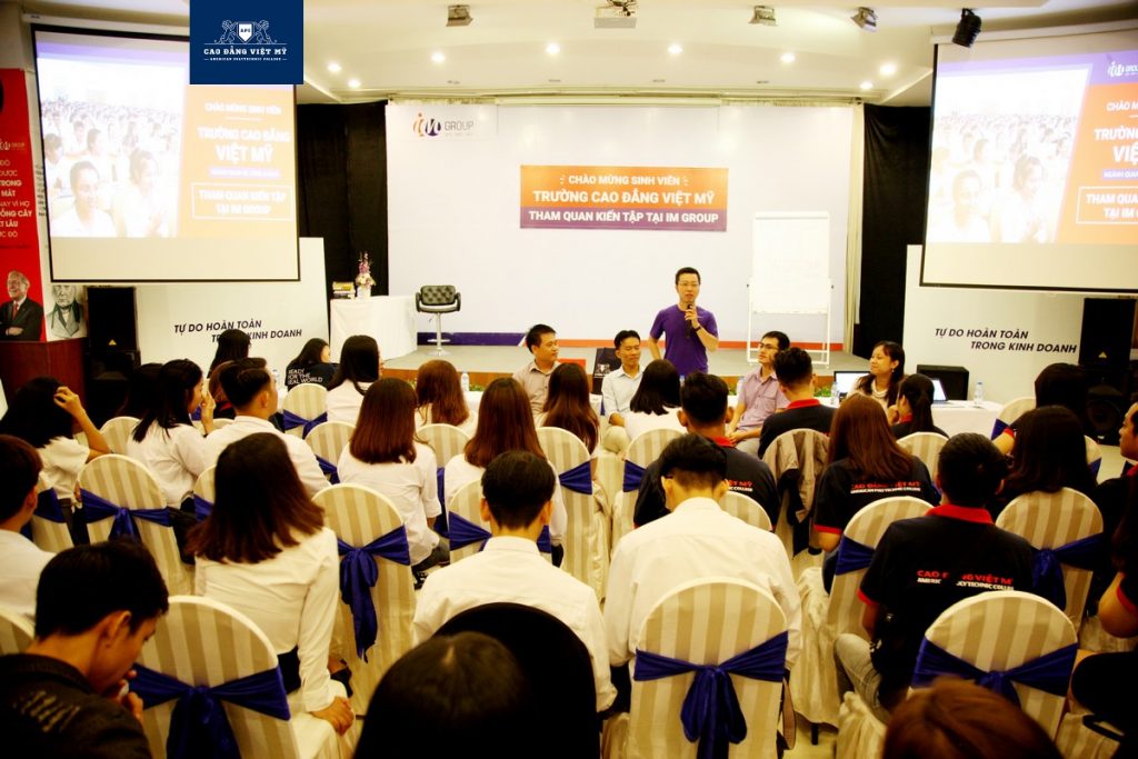 Sinh viên việt mỹ tham quan kiến tập tại im group