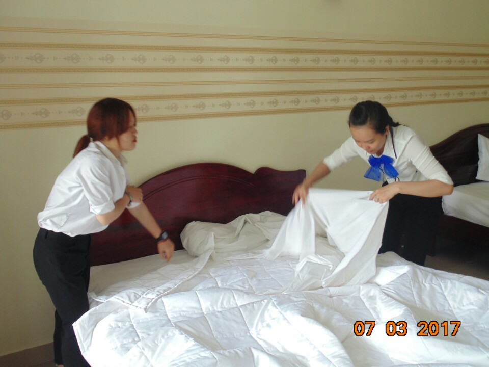 Thực tập công việc vệ sinh phòng tại Resort Little Paris