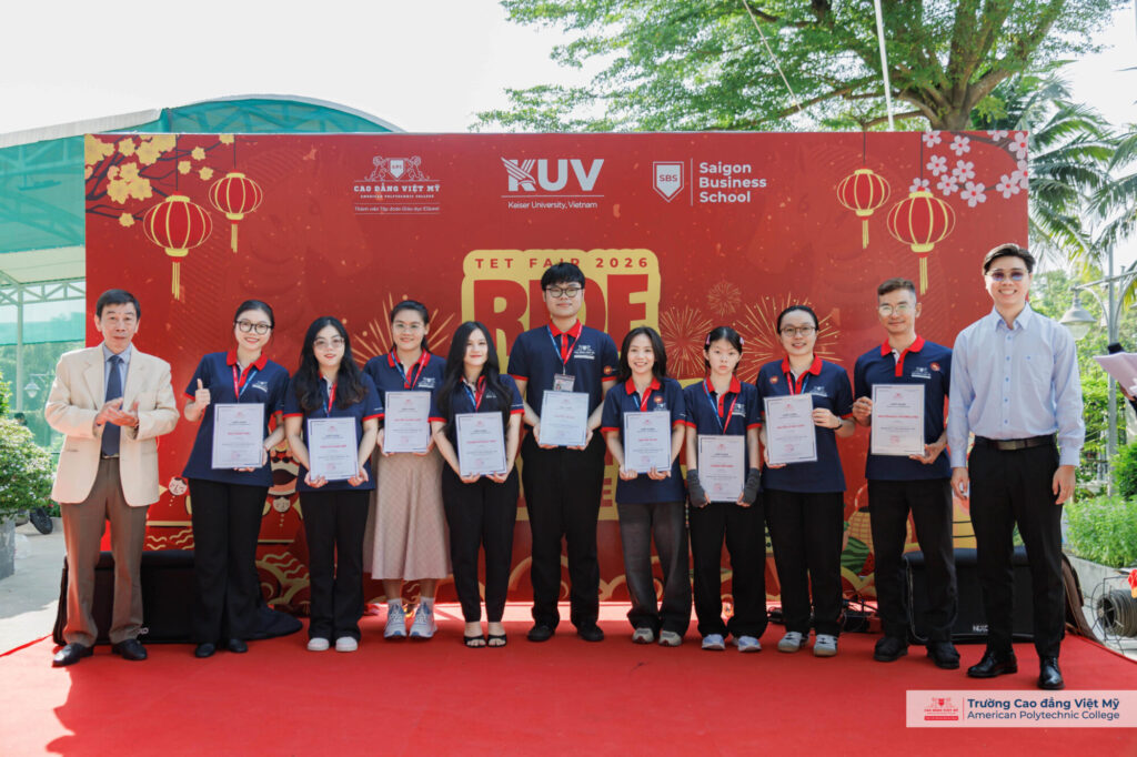 Thầy cô Việt Mỹ trân trọng những nỗ lực học tập và tinh thần cống hiến của các bạn sinh viên