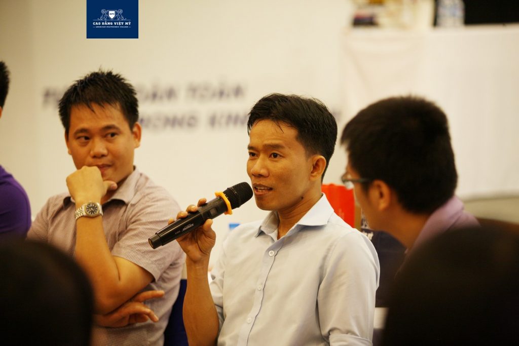 Sinh viên việt mỹ tham quan kiến tập tại im group