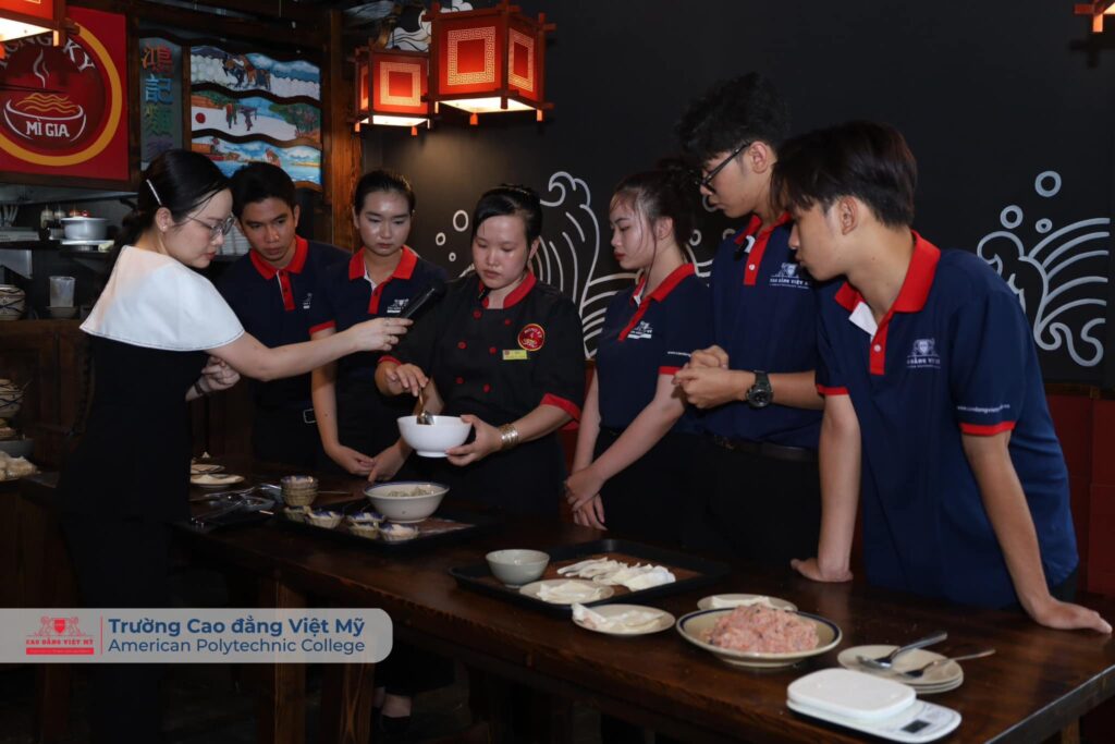 Hòa mình vào không khí sôi động với workshop Hương vị trung hoa 