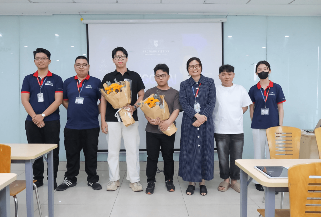 Talk Show "Ngồi lại cùng Định hướng" với sự tham gia của các cựu sinh viên xuất sắc khoa thiết kế