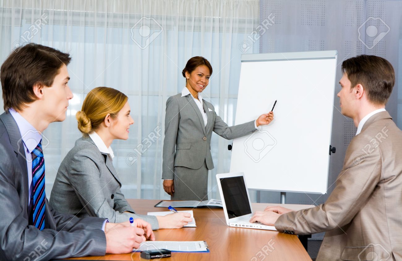 Sinh viên ngành tiếng Anh thương mại sau khi tốt nghiệp có cơ hội tìm kiếm được nhiều công việc với mức lương cực kỳ hấp dẫn