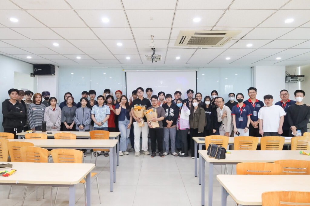 Đăng ký học tại Cao đẳng Việt Mỹ để mở rộng cơ hội việc làm ngành thiết kế đồ họa cùng Khoa Thiết Kế nhé