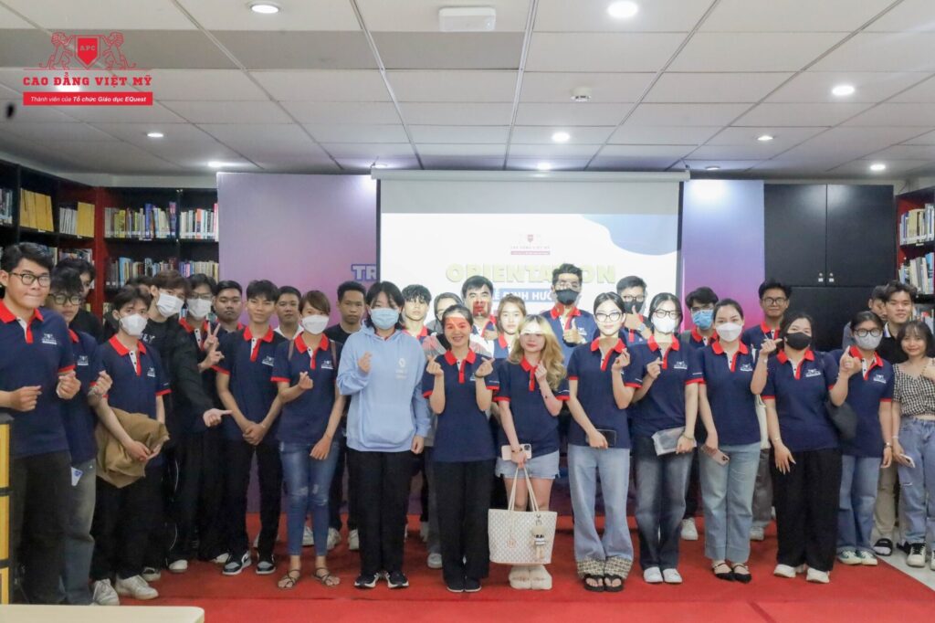 ORIENTATION - LỄ ĐỊNH HƯỚNG CHÀO ĐÓN “TÂN BINH K24” TRƯỜNG CAO ĐẲNG VIỆT MỸ CÓ GÌ ĐẶC BIỆT?