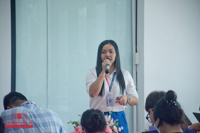 Chị Phan Thị Thanh Tiền - Phó phòng Đào tạo phát biểu